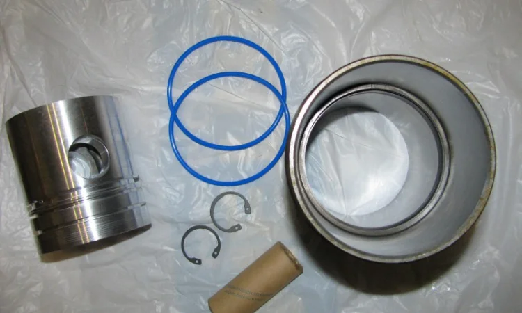 Поршнева група ZETOR на навантажувачі UNC 060 / UNC 061 / UN-053 / UNO-180 - фото № 1