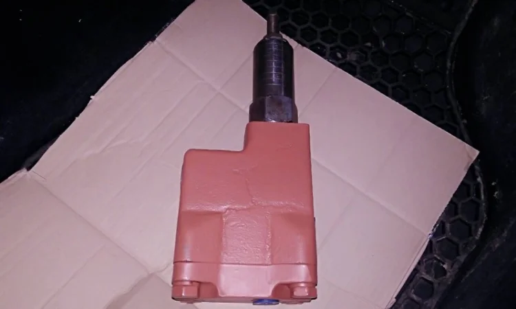 Тормозной клапан автокранов Январец, Краян, Bumar продажа в Украине - фото № 2