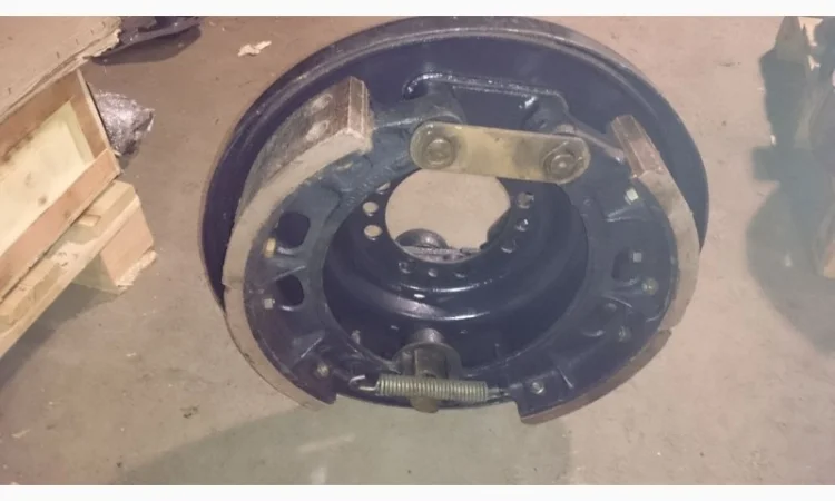 Щит тормозной Т-150К в сборе - фото № 1