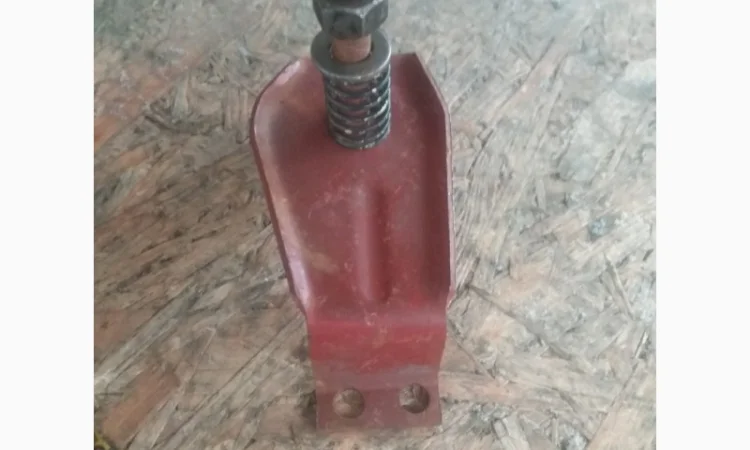 Опора радиатора МТЗ (70У-1301190/80) - фото № 1