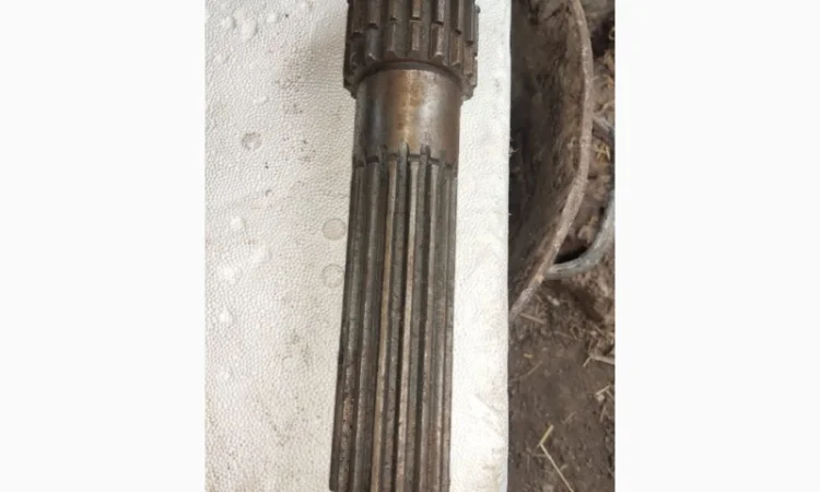 Вал КПП 1-й передачи и заднего хода МТЗ (70-1701382) п-во СССР - фото № 1