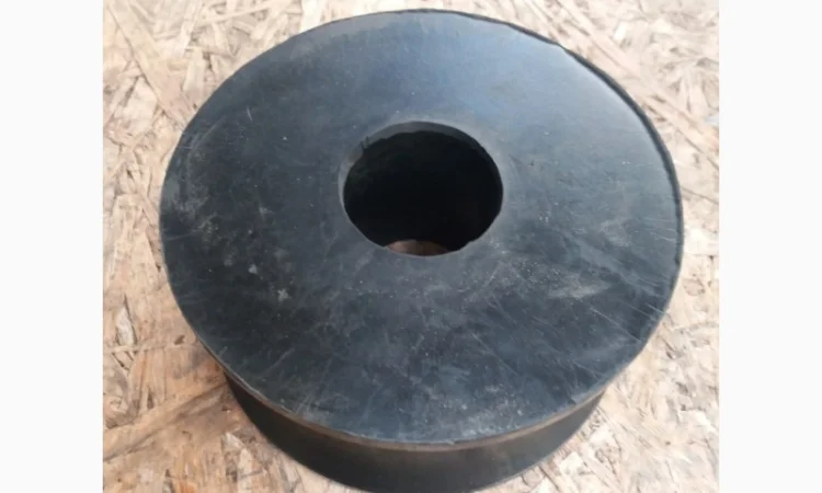 Резиновая вставка гидрокрюка, фаркопа Т-150, ХТЗ - фото № 1