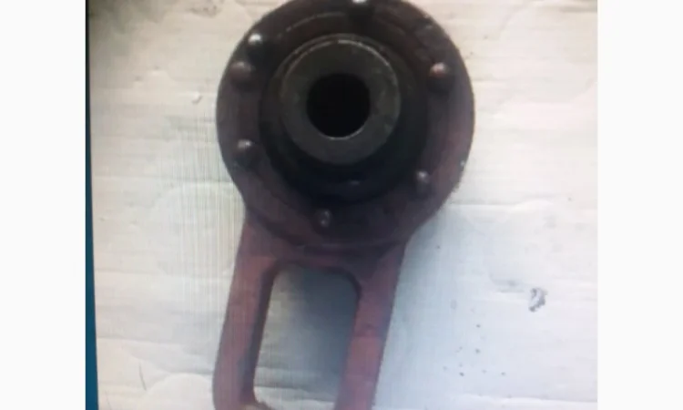 Головка центрального винта навески К-700, К-701 (700.46.28.040-2) - фото № 1