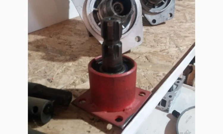 Стакан под насос дозатор ЮМЗ-6 - фото № 2