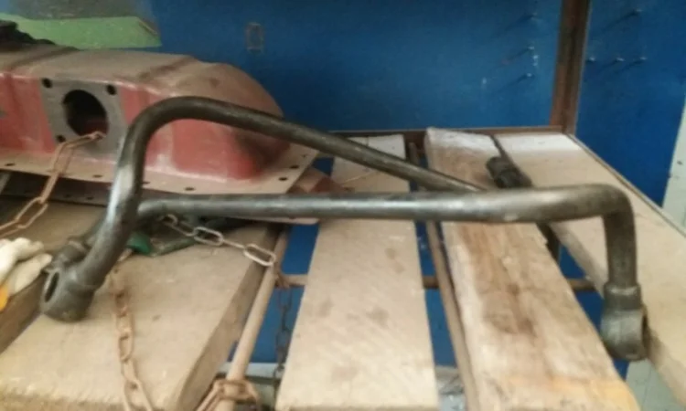 Трубка масляного насоса СМД-18 под стартер - фото № 1