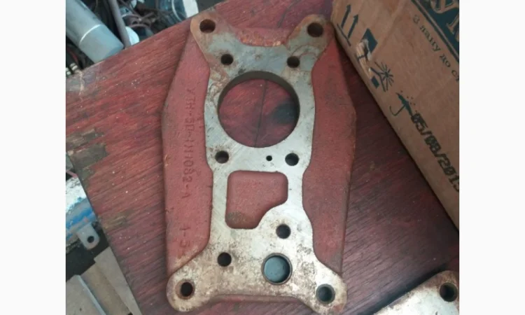 Плита крепления топливного насоса ТНВД ЮМЗ-6 (Д-65) - фото № 1