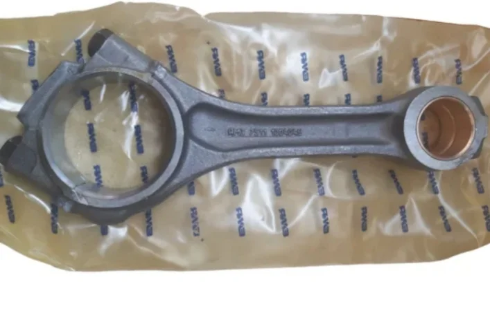 Шатун ЯМЗ-240, К-700, К-701, БЕЛАЗ (7511-1004045-20 ) - фото № 1