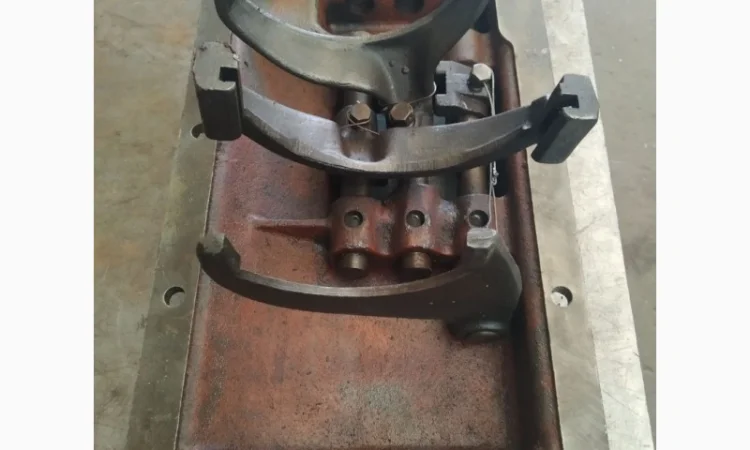 Крышка КПП ЗИЛ-130 в сборе (130-1702010-Б) - фото № 1