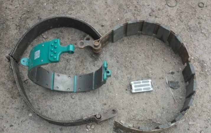 Ленты тормозные ДТ-75 - фото № 1