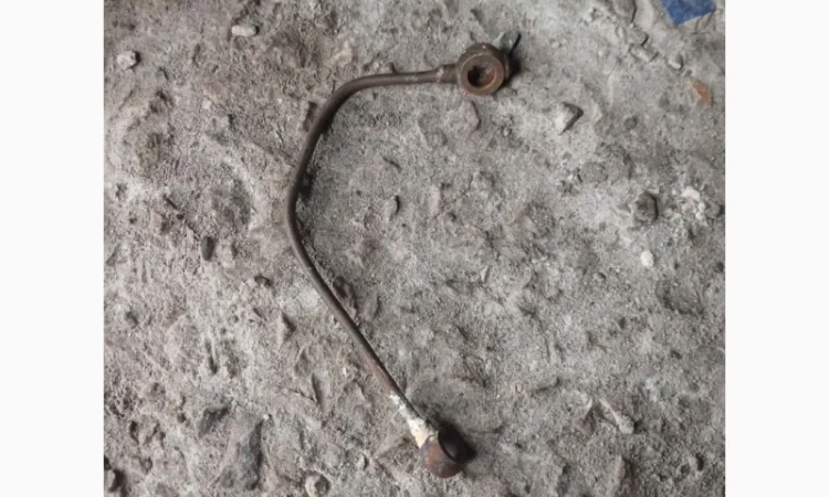 Трубка сливная с четвертой форсунки на фильтр СМД 18-22 (18-15С10) - фото № 1