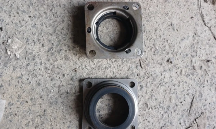 Уплотнение цапфы каретки ДТ-75 (85.31.021) - фото № 1