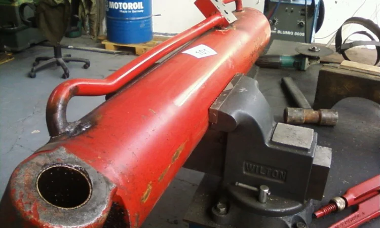 Ремонт гидроцилиндров погрузчиков Маниту(MANITOU), Терекс(Terex), Caterpillar, Volvo, Merlo - фото № 1