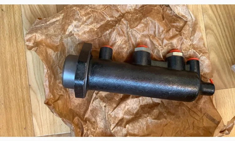 Головний гальмівний циліндр LKT-80, LKT-81 - фото № 2