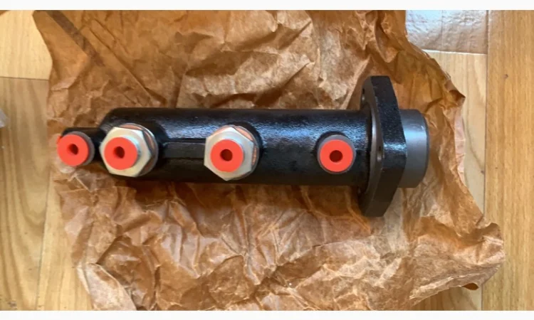 Головний гальмівний циліндр AVIA-31 - фото № 1