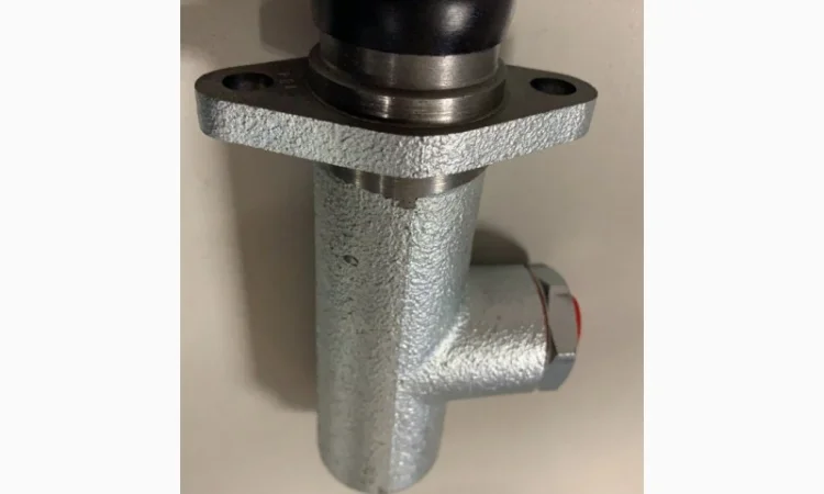 Головний гальмівний циліндр до трактора ZTS, ZETOR - фото № 2