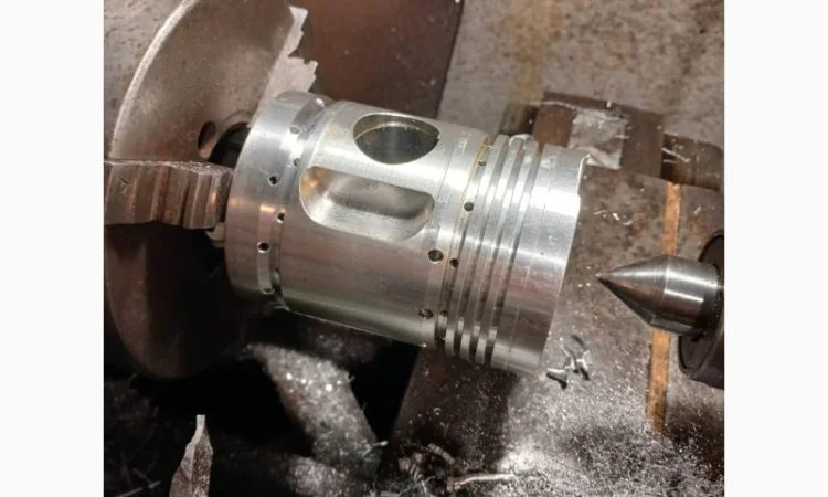 Поршень дизелей 2Ч8.5/11, 4Ч8.5/11, 1Д6, 1Д12, 3Д6, В-46 в Ужгород, Львов, Хмельницкий, Киев - фото № 1