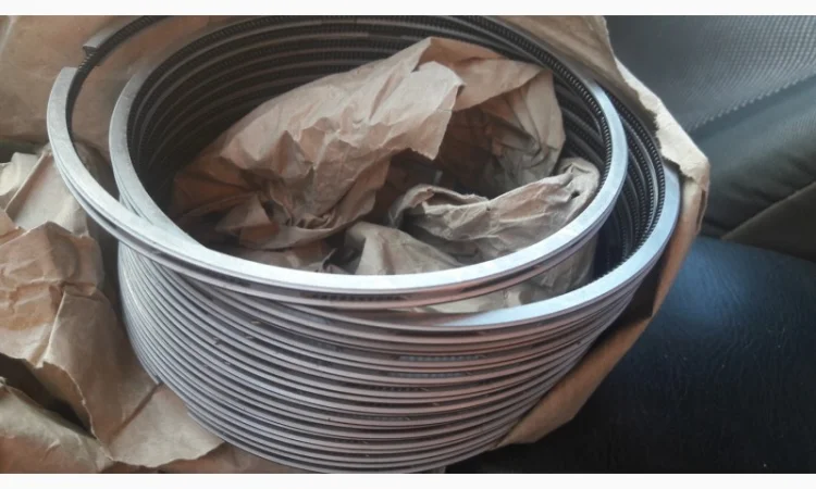 Кольца поршневые 3Д6, 3Д12, 7Д6, 7Д12, Д12, 1Д12, 2Д12, 1Д6, 4Д12 (15/18) - фото № 1