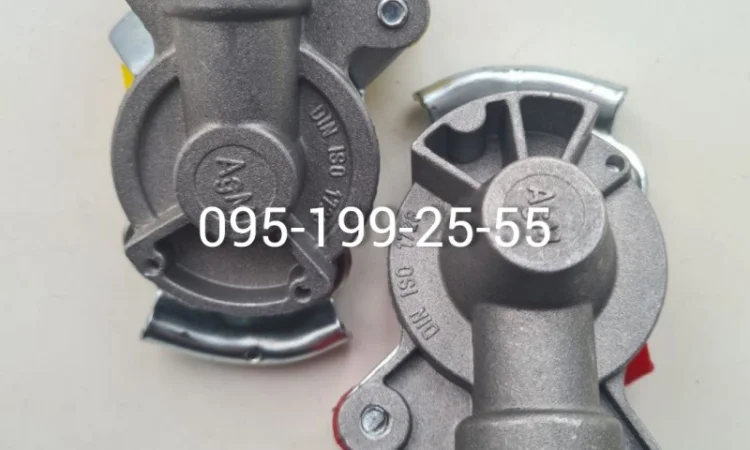 Головка гальмівної системи - причепа тракторного - фото № 1