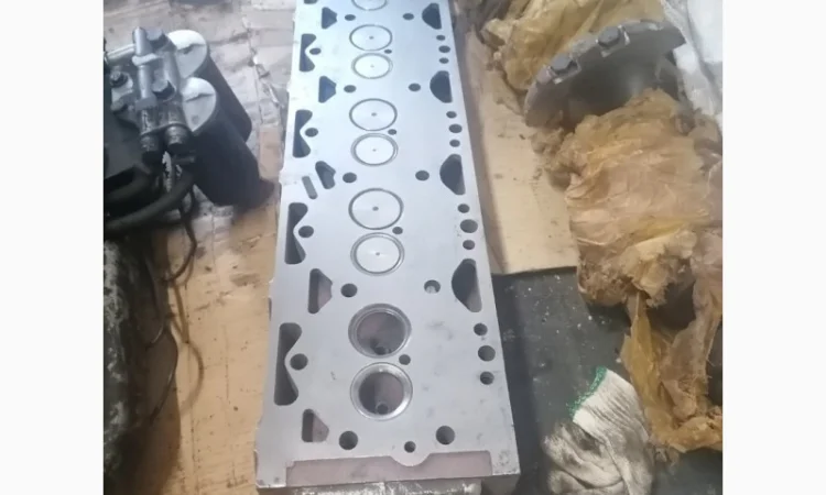 Головка блоку циліндрів TATRA UDS-114 на двигун Z8602 - фото № 1