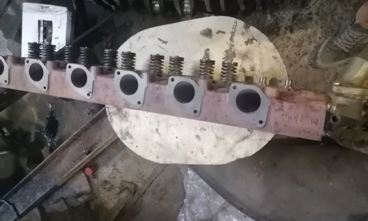 Головка блоку циліндрів TATRA UDS-114 на двигун Z8602 - фото № 2