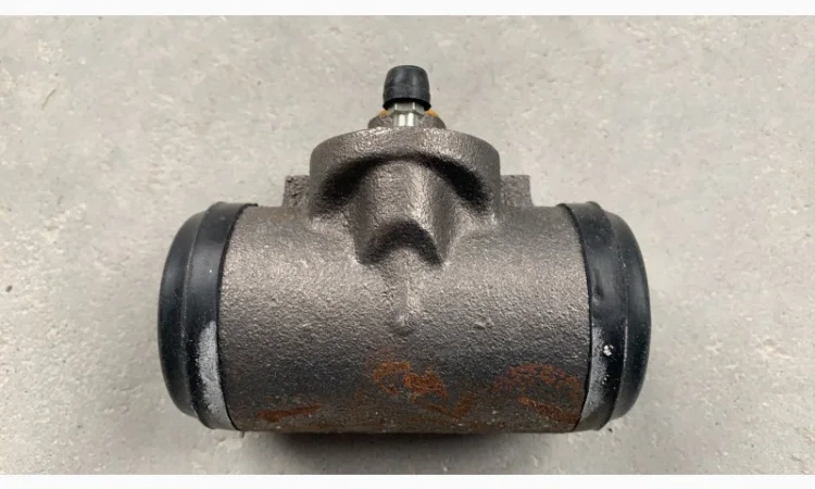 Робочий гальмівний циліндр AVIA 31 - фото № 2