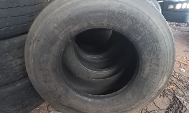 Бу шина 385/65R22.5 Bridgestone / Michelin (нарезка) прицеп - фото № 3