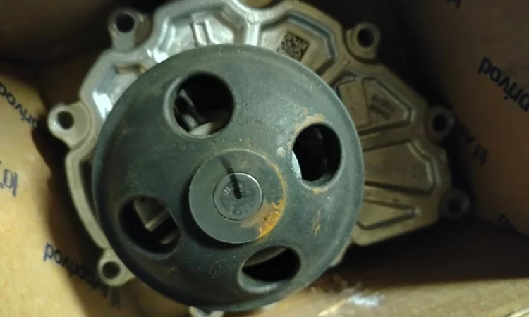 Насос водяной ЯМЗ 536-1307010-20 - фото № 1