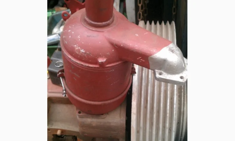 Корпус воздушного фильтра ЮМЗ - фото № 1