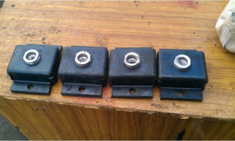 Подушка двигателя, коробки К-700 - фото № 1