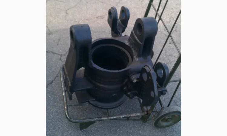 Корпус шарнира Т-150 (151.30.018-3) (пушка) - фото № 4