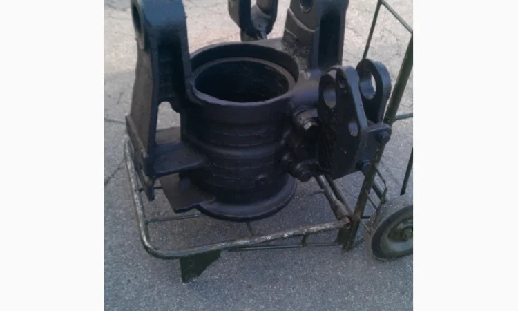 Корпус шарнира Т-150 (151.30.018-3) (пушка) - фото № 5