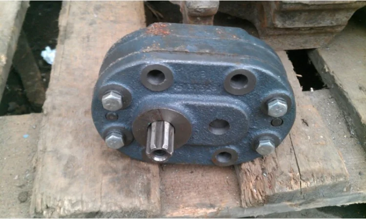 Насос НМШ-50 масляный шестерёнчатый, коробки трактора Т-150г, Т-150-05-09-25 ХТЗ и ХТЗ-181 - фото № 1