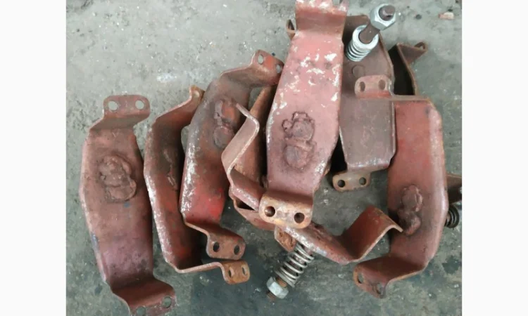 Кронштейн радиатора ЮМЗ - фото № 1