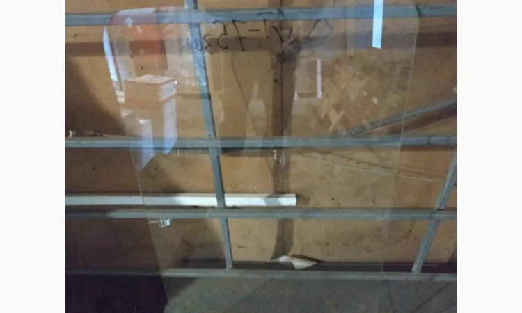 Стекло кабины ДТ-75, Т-150, ЮМЗ, К-700 - фото № 1