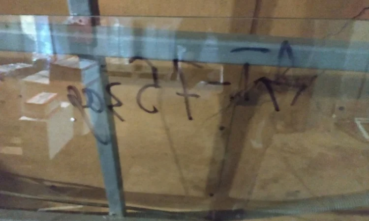 Стекло кабины ДТ-75, Т-150, ЮМЗ, К-700 - фото № 3