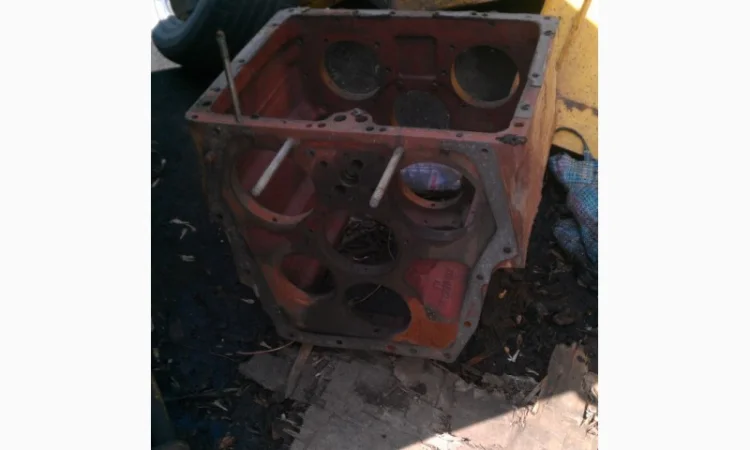 Корпус коробки передач Т-150г - фото № 1