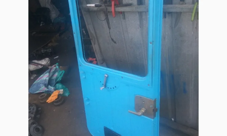 Дверь Т-150 - фото № 1