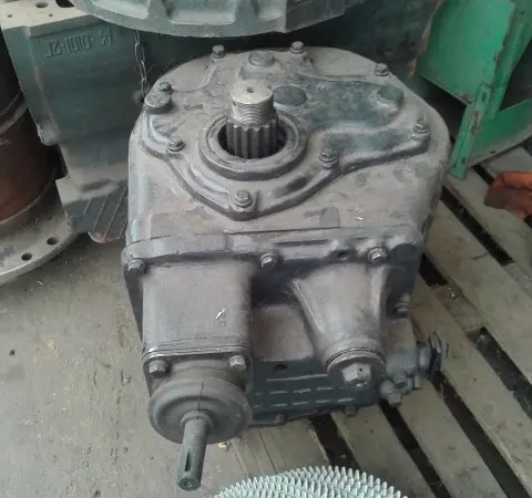 Реверс редуктор ДТ-75 - фото № 1