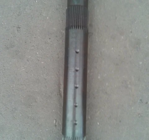 Вал верхний навески ХТЗ, Т-150 (Лозовской завод) - фото № 1