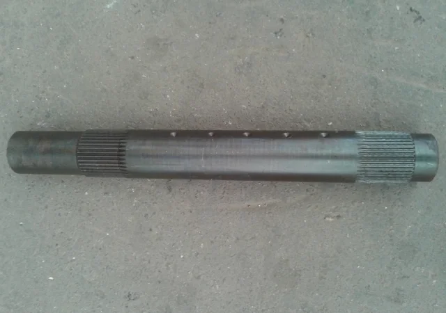 Вал верхний навески ХТЗ, Т-150 (Лозовской завод) - фото № 2