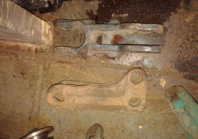 Скоба упряжная 150.35.105 трактора Т 150 - фото № 1