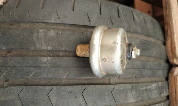 Датчик давления масла смд22 комбайна Нива - фото № 1