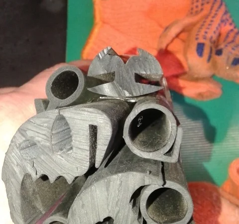 Уплотнитель стекла Т-150, ХТЗ - фото № 1