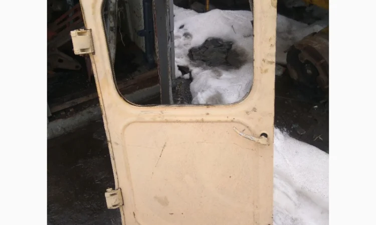 Двери Кировец - фото № 1