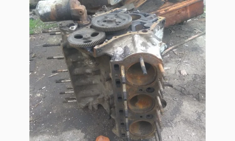 Блок двигателя ЯМЗ-236 - фото № 2