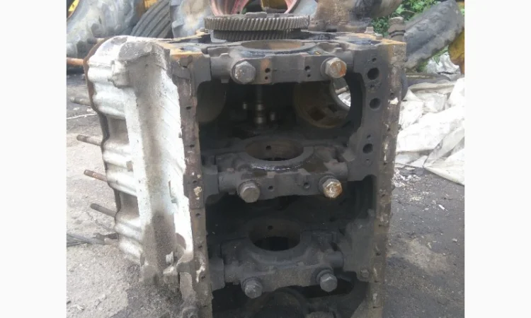 Блок двигателя ЯМЗ-236 - фото № 4