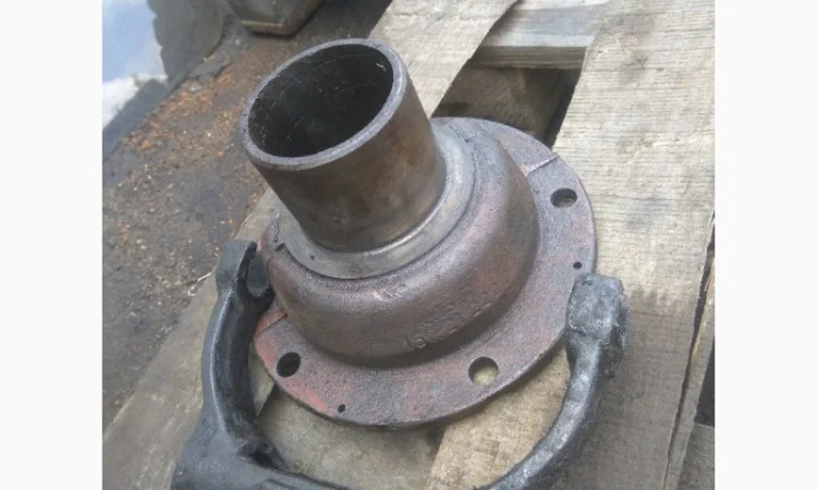 Стакан выжимного подшипника + вилка Т-150 - фото № 2