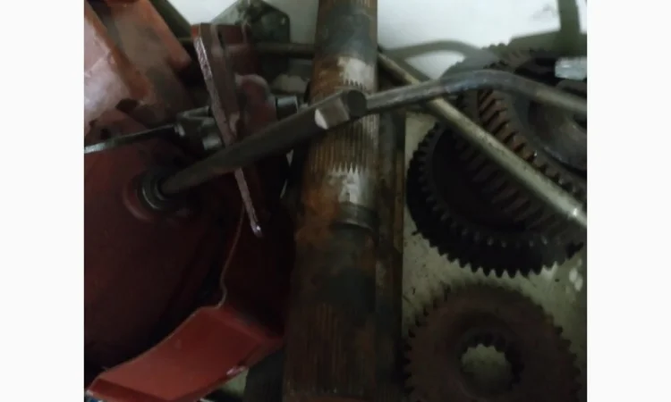 Верхний вал навески МТЗ производства СССР - фото № 1