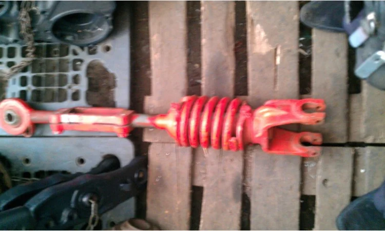 Винт центральный ХТЗ, Т-150 (нового образца) - фото № 3