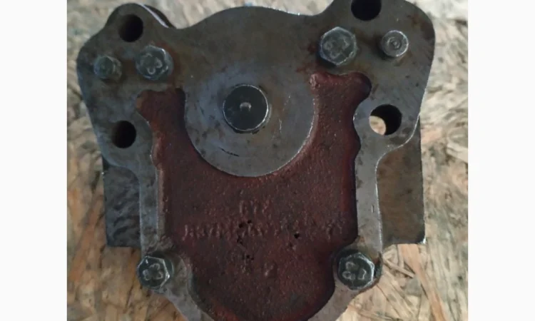 Масленный насос Т-40 (СССР), новый - фото № 1